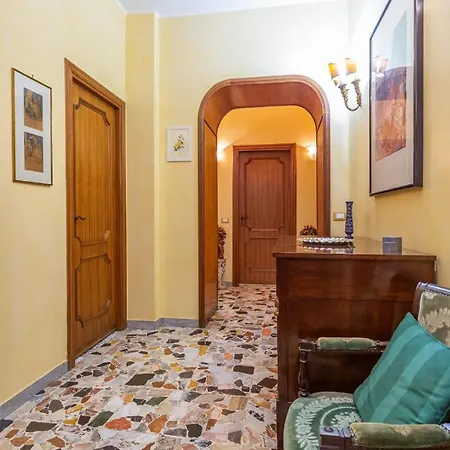 Colosseum Classy Daire